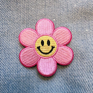 Wildflower + Co. - Smiley Daisy Patch: Lilac