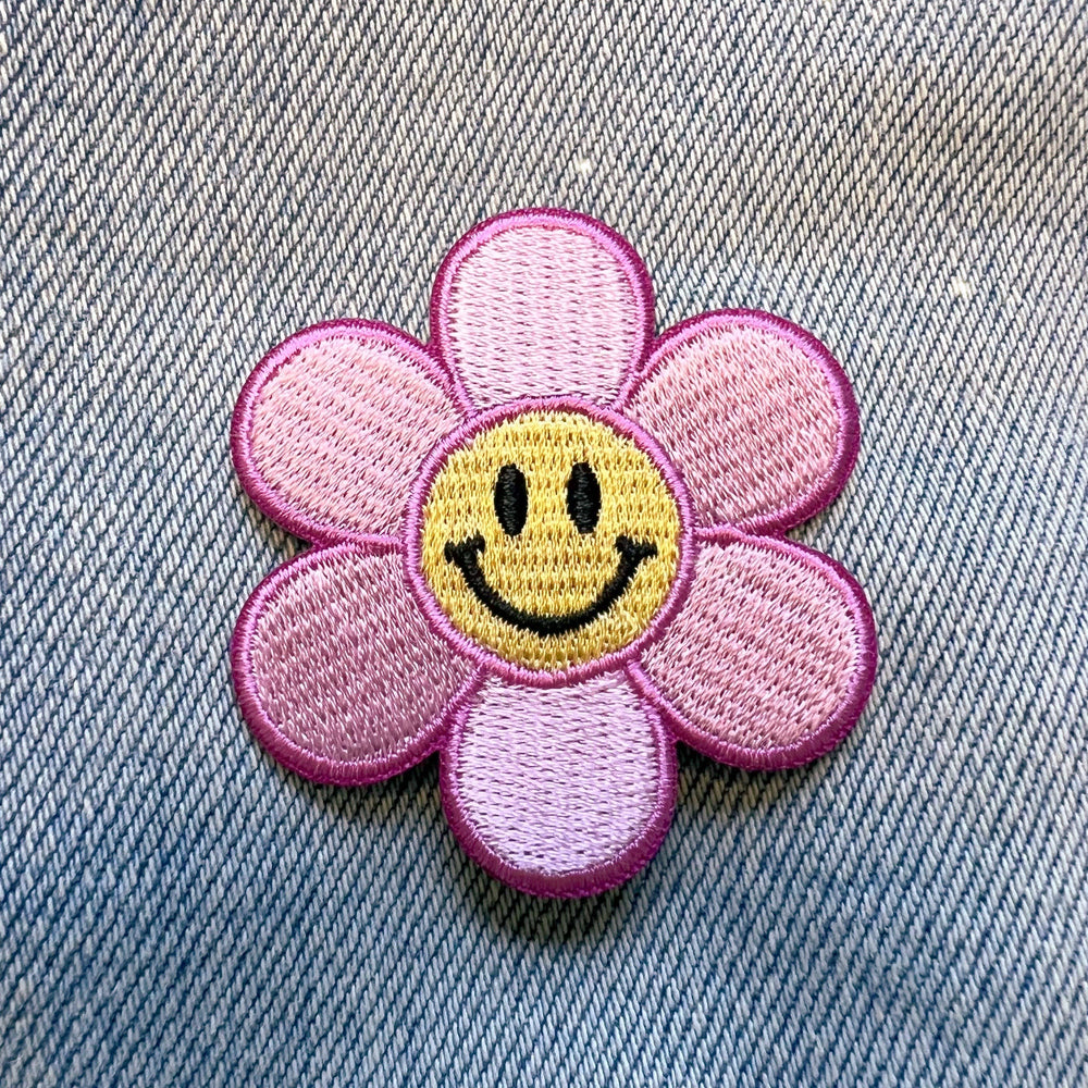 Wildflower + Co. - Smiley Daisy Patch: Lilac