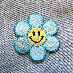 Wildflower + Co. - Smiley Daisy Patch: Lilac