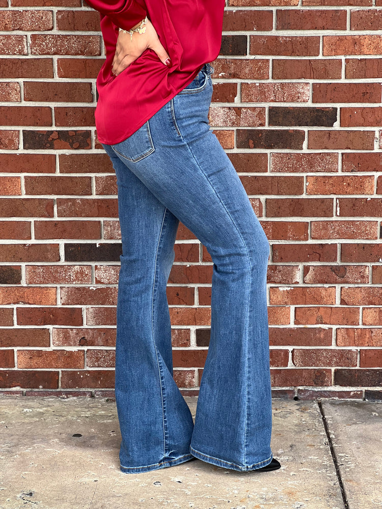 HW Classic Flare Jeans