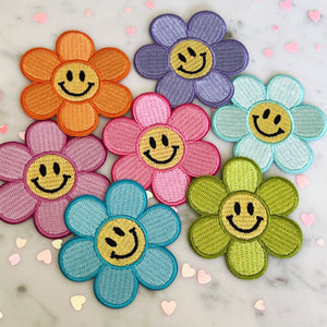 Wildflower + Co. - Smiley Daisy Patch: Lilac