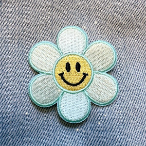 Wildflower + Co. - Smiley Daisy Patch: Lilac