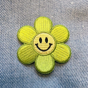 Wildflower + Co. - Smiley Daisy Patch: Lilac